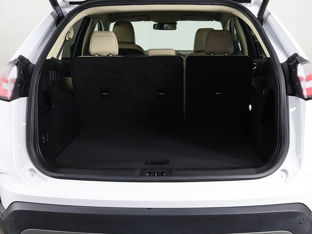 2022 Ford Edge SEL photo 18