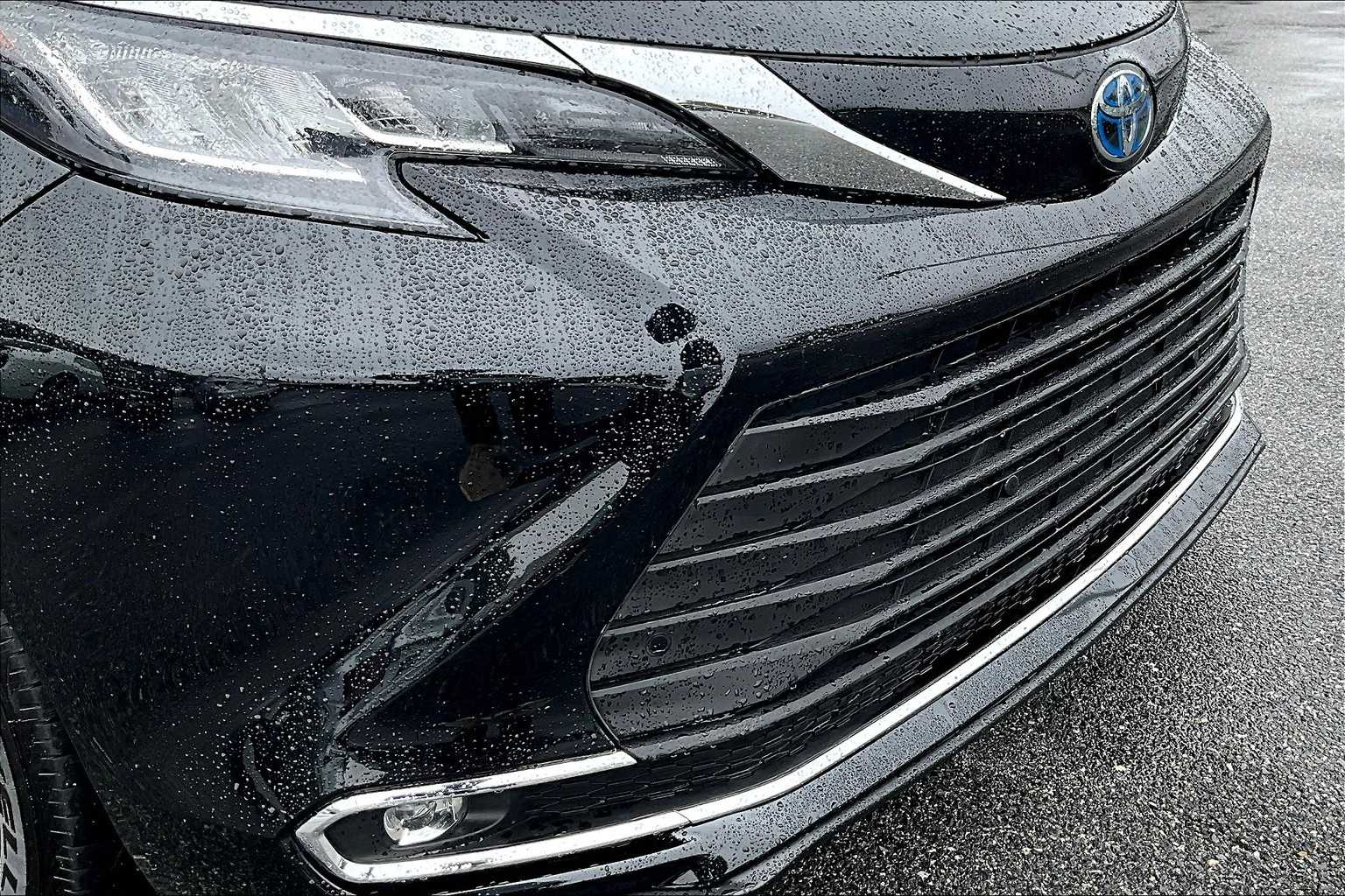 2024 Toyota Sienna XLE photo 29