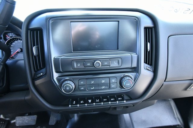 2023 Chevrolet Silverado 5500HD Work Truck photo 3