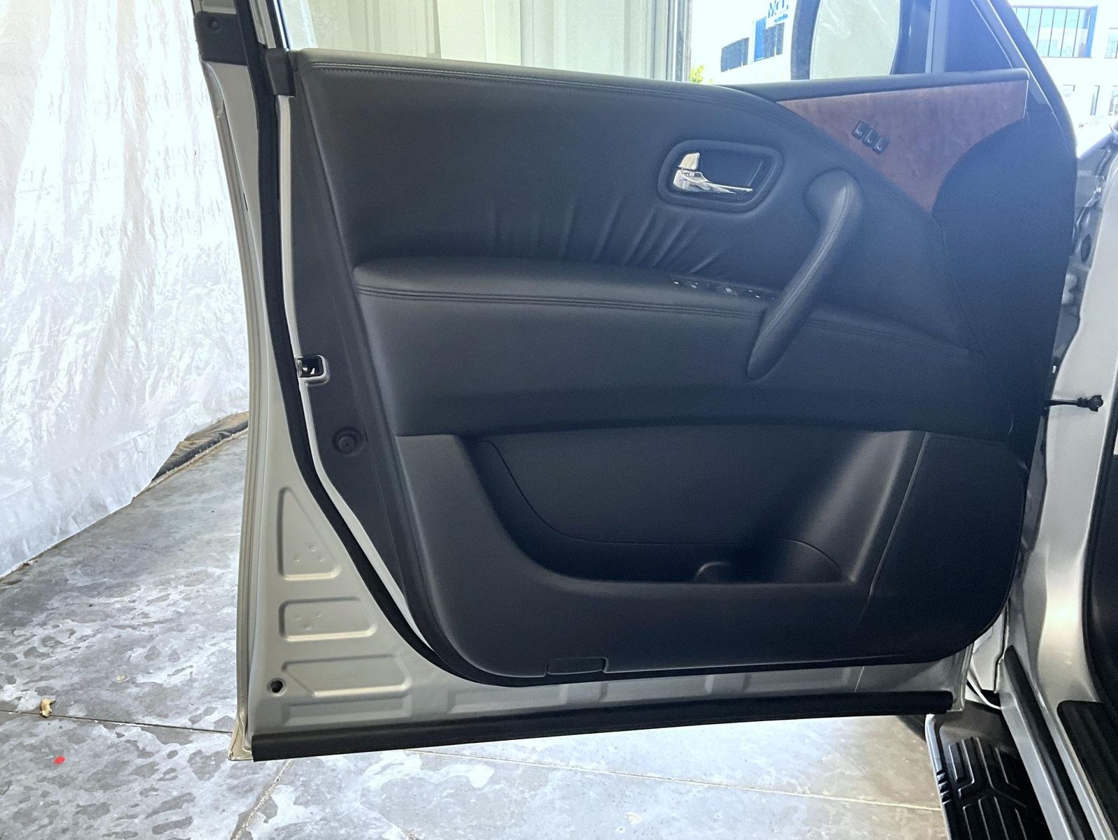 2024 Nissan Armada SL photo 8