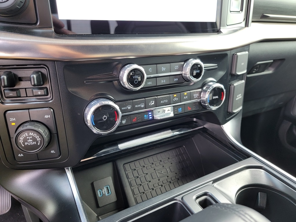 2023 Ford F-150 Raptor photo 30