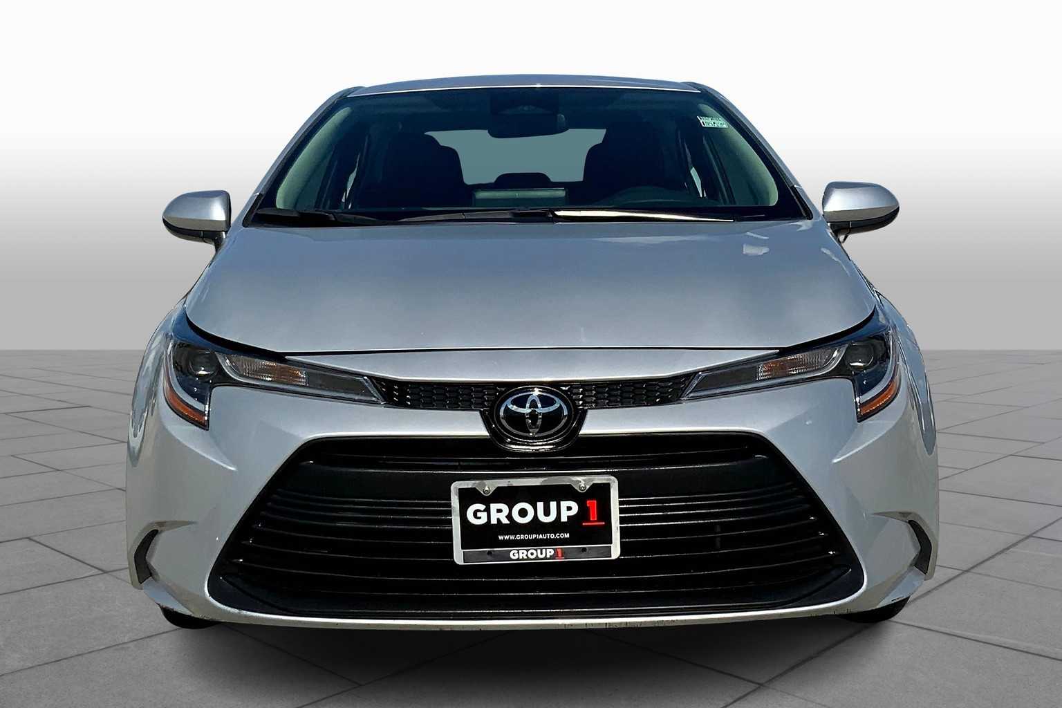 2024 Toyota Corolla LE photo 3