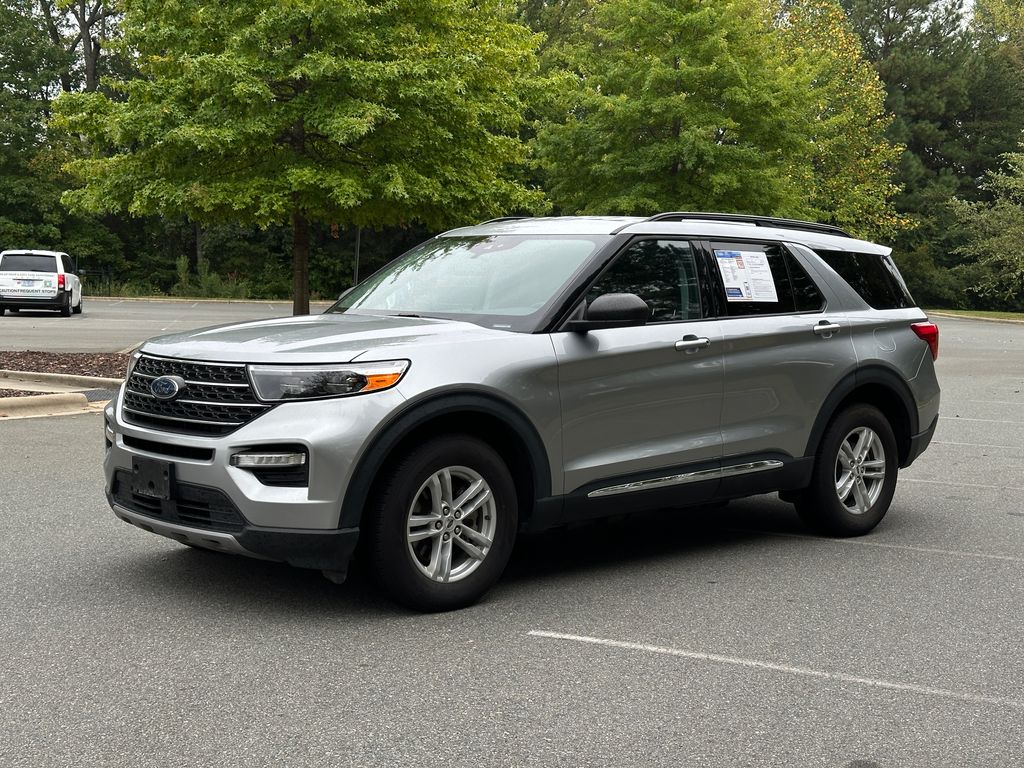 2024 Ford Explorer XLT photo 2