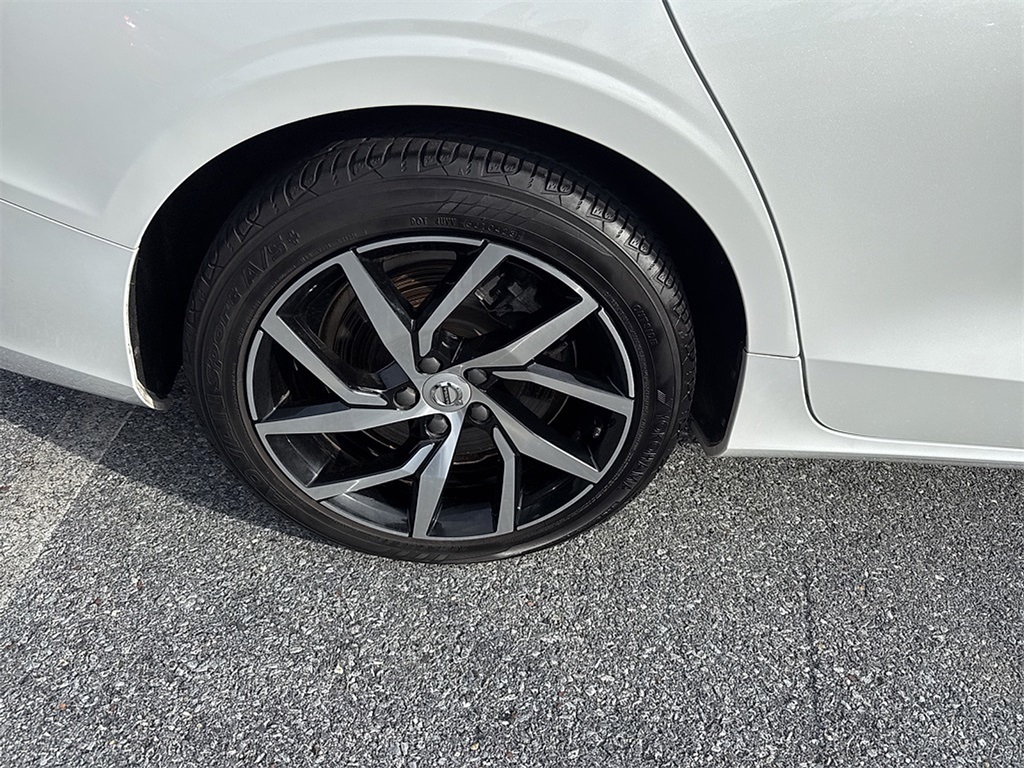 2020 Volvo S60 T6 Momentum photo 4