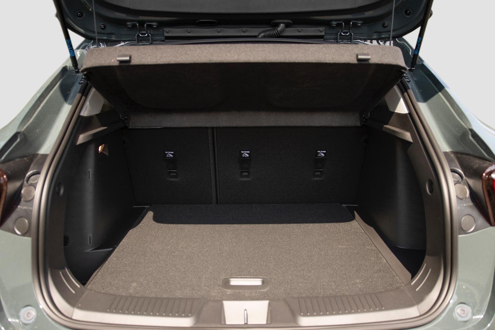 2025 Chevrolet Trax LT photo 21