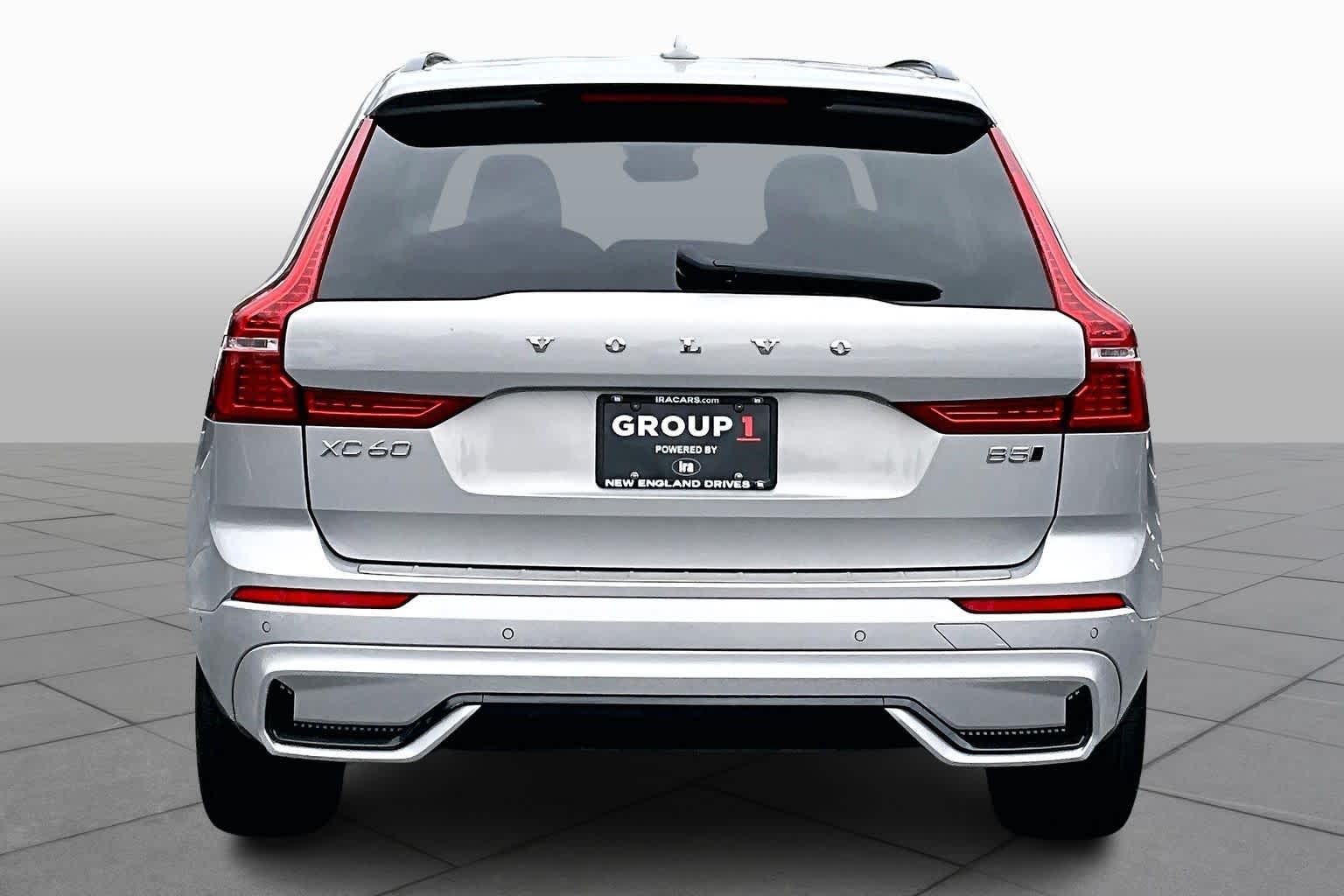 2023 Volvo XC60 Plus photo 4