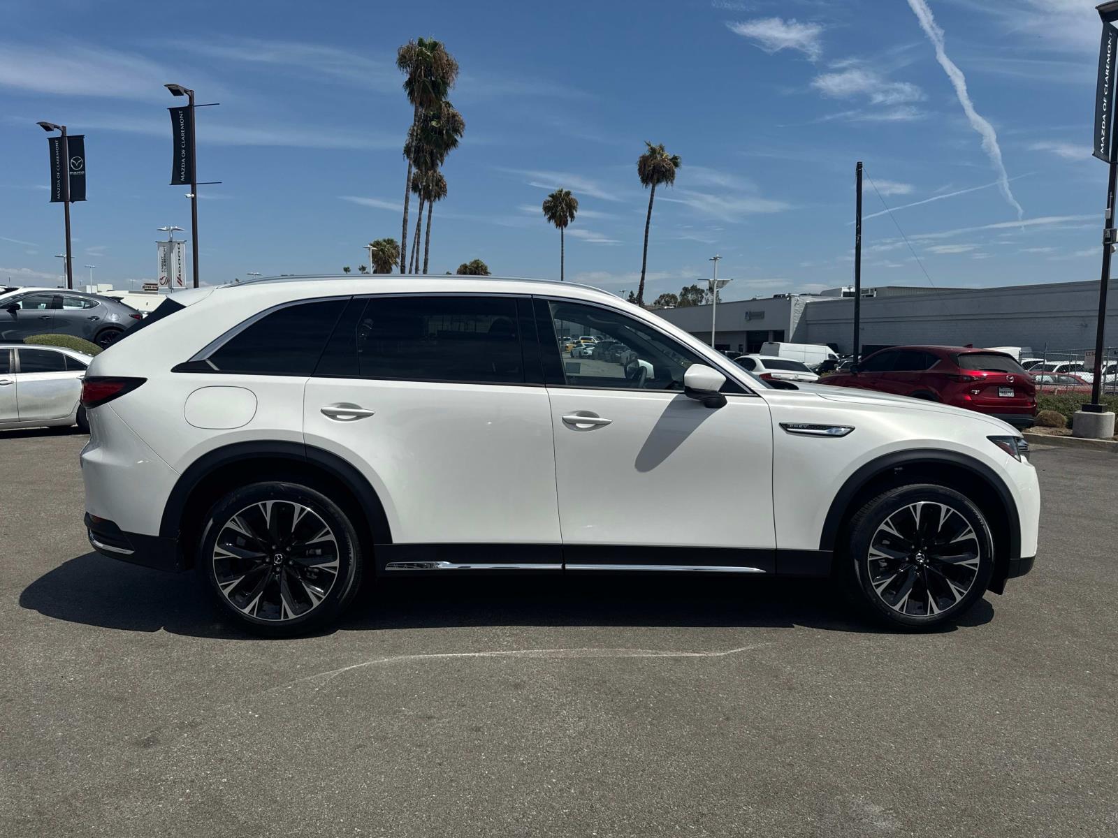 2025 Mazda CX-90 Plug-in Hybrid Premium Plus photo 4