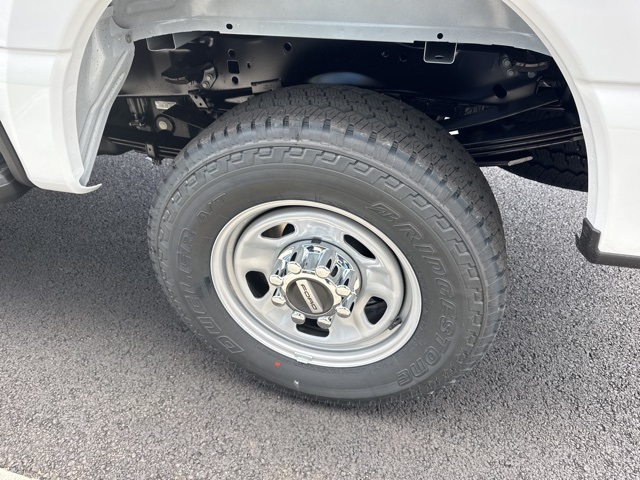 2025 Ford F-350 XL photo 4
