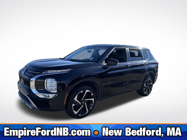 2023 Mitsubishi Outlander SE Special Edition's photo