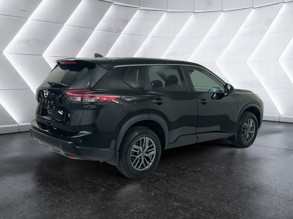 2025 Nissan Rogue S photo 4