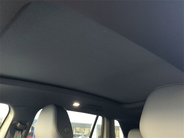 2025 Volkswagen Tiguan SE R-Line Black photo 19
