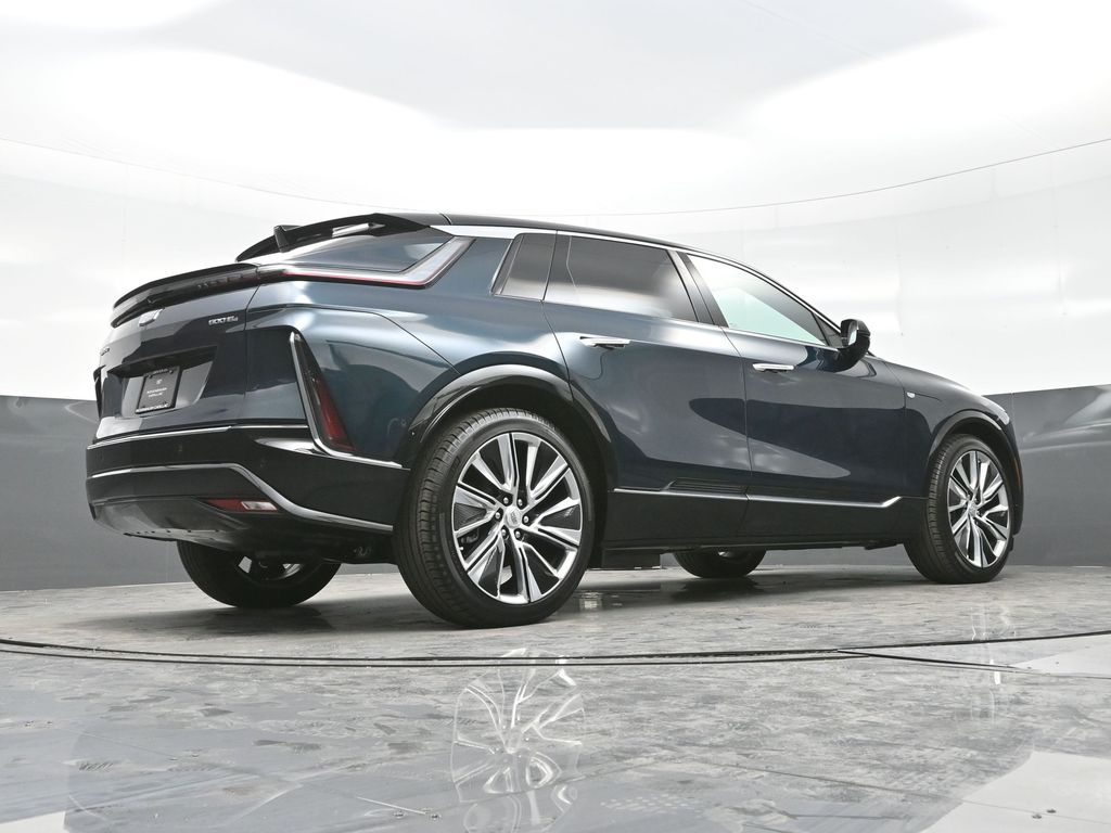 2025 Cadillac Lyriq Luxury photo 21