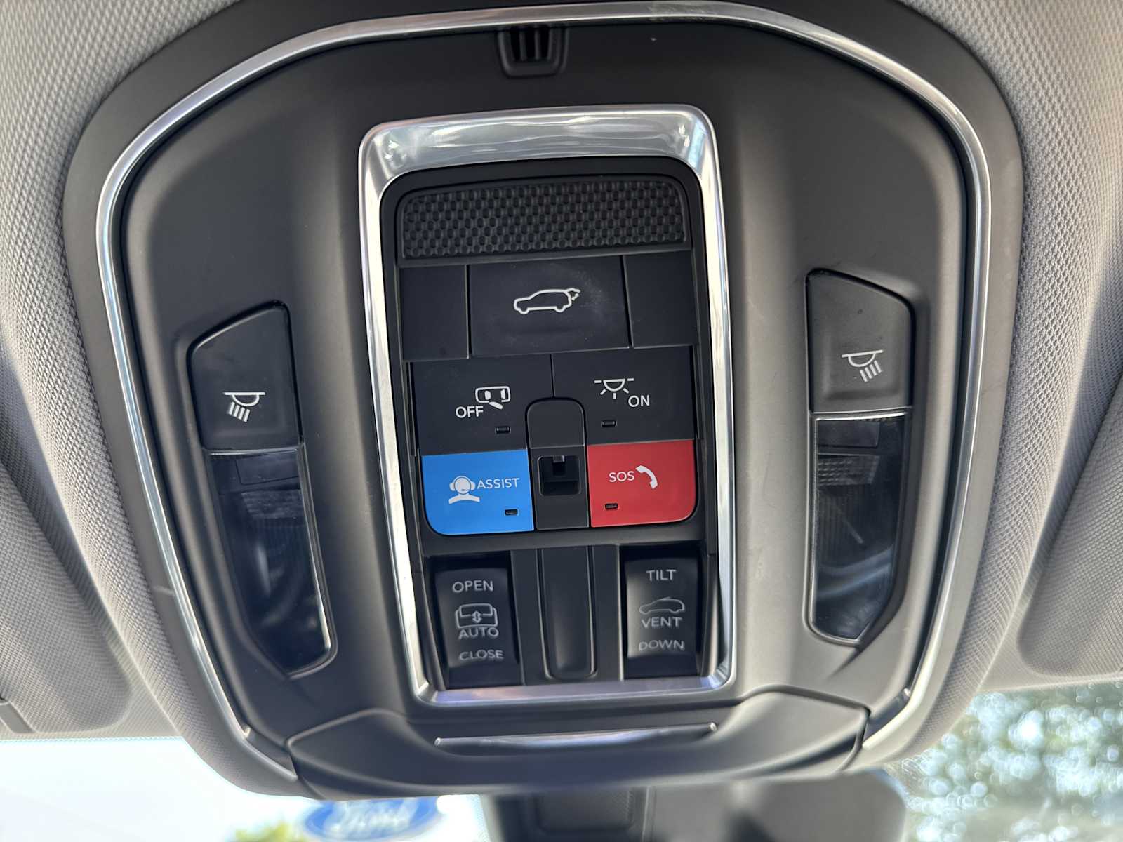 2022 Jeep Grand Cherokee Laredo photo 28