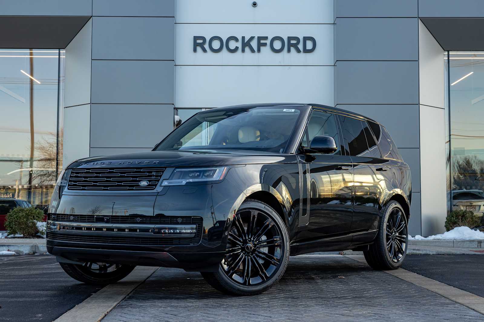2026 Land Rover Range Rover SE's photo