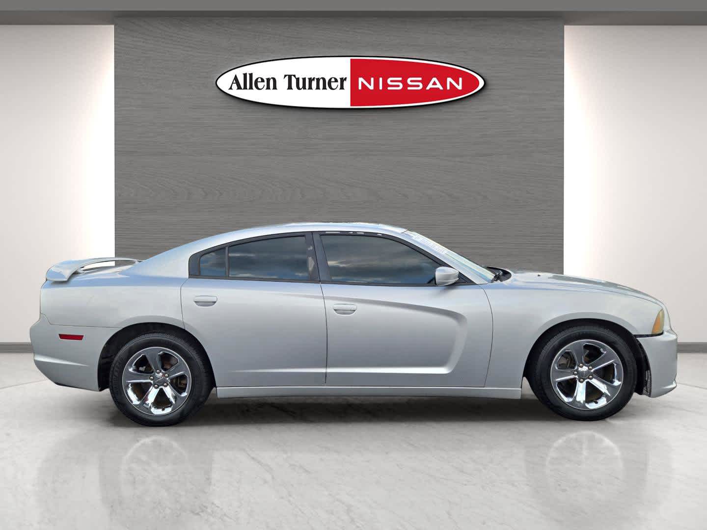 2012 Dodge Charger SXT photo 5