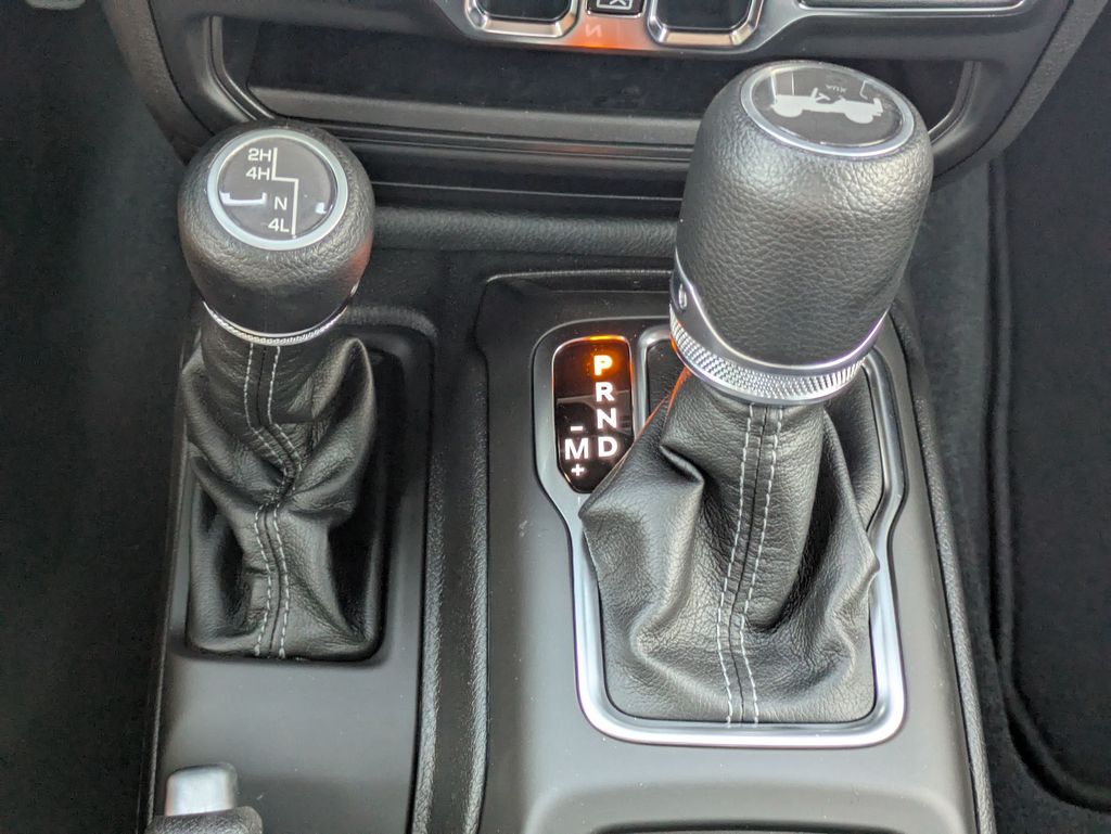 2025 Jeep Wrangler Sport S photo 18