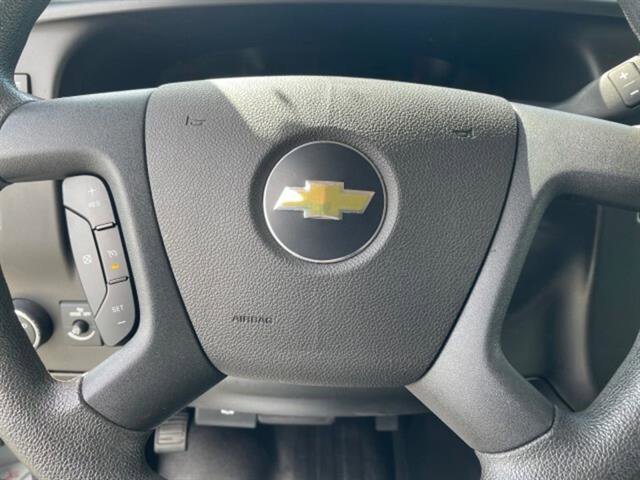 2022 Chevrolet Express Passenger 3500 photo 12