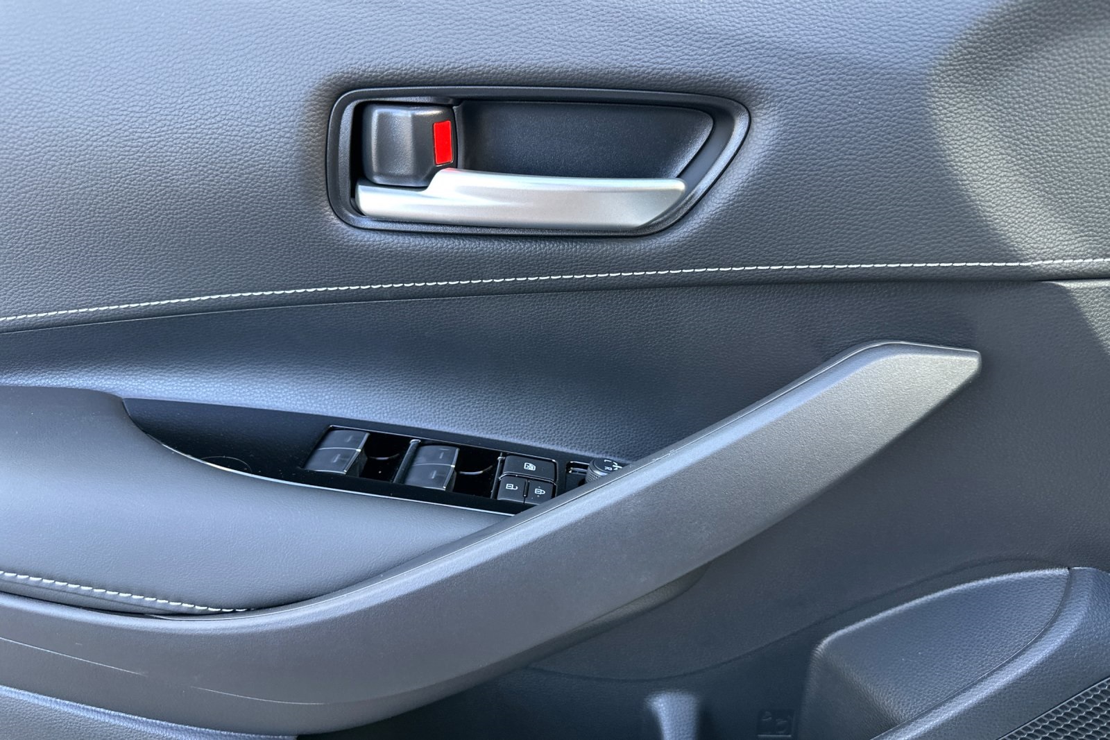2025 Toyota Corolla SE photo 11