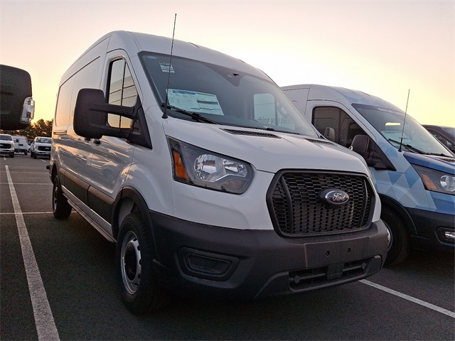 2025 Ford Transit photo 3