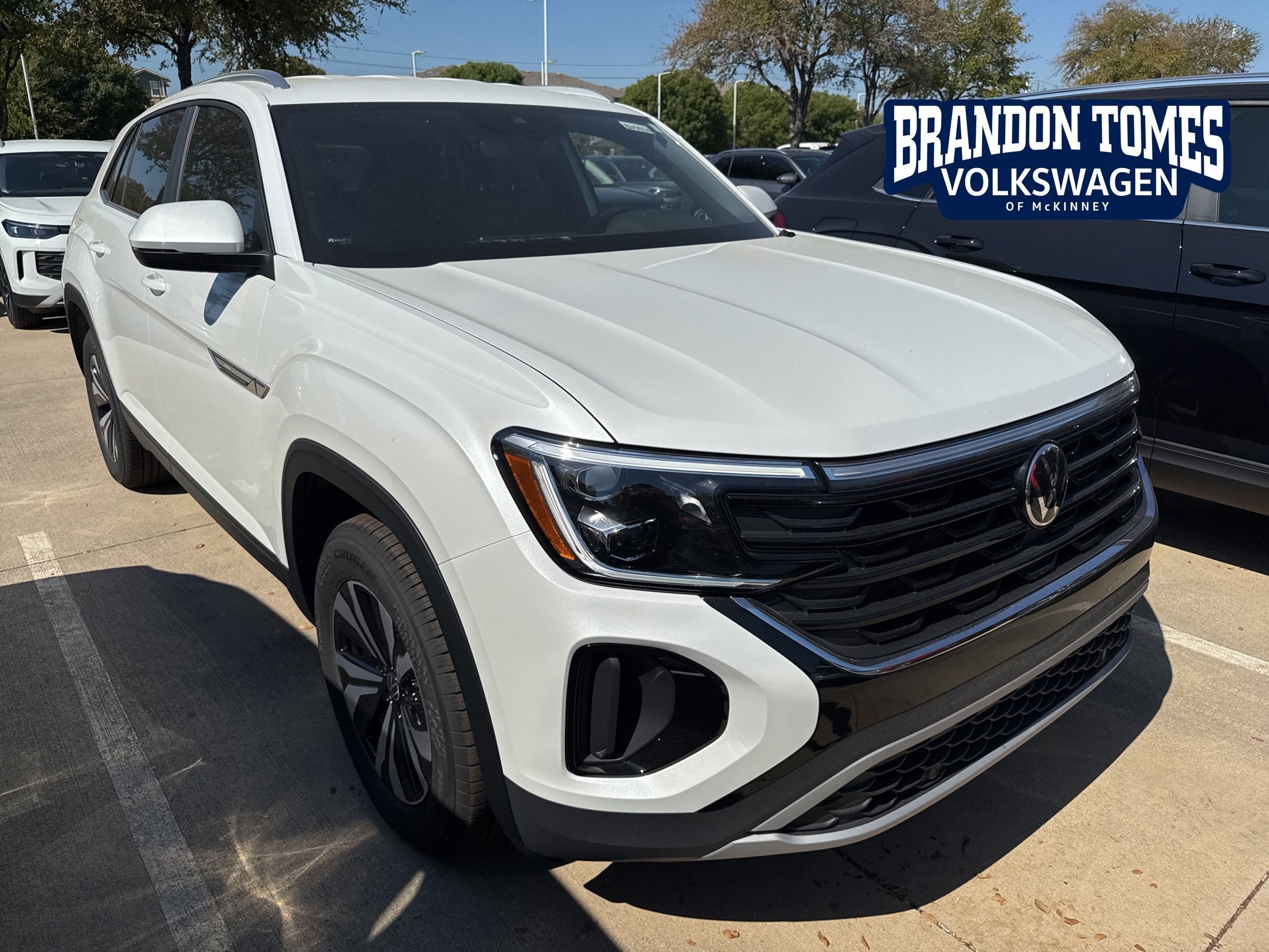 2026 Volkswagen Atlas Cross Sport SE's photo