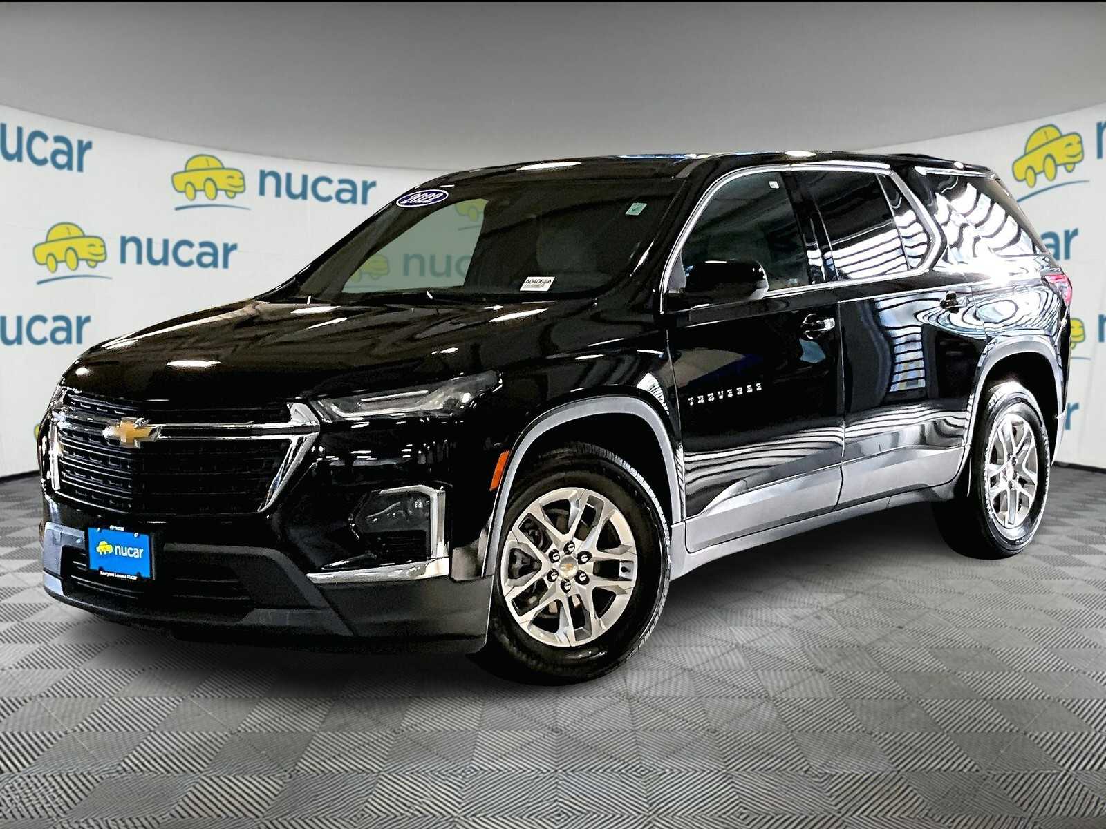 2022 Chevrolet Traverse LS photo 3