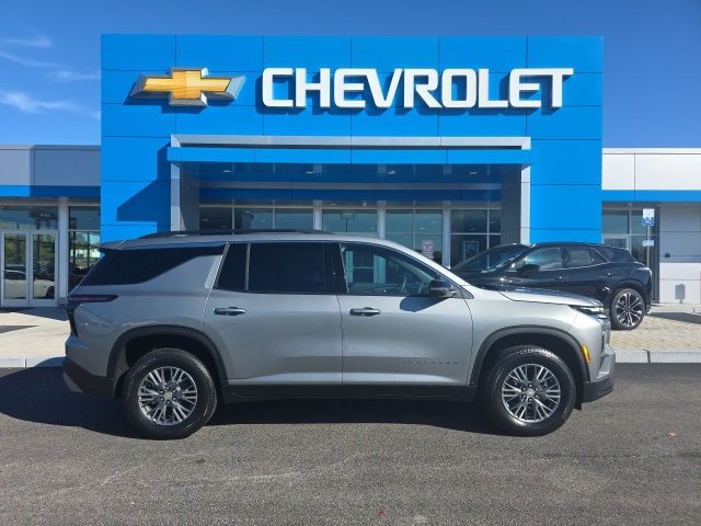 2026 Chevrolet Traverse photo 3