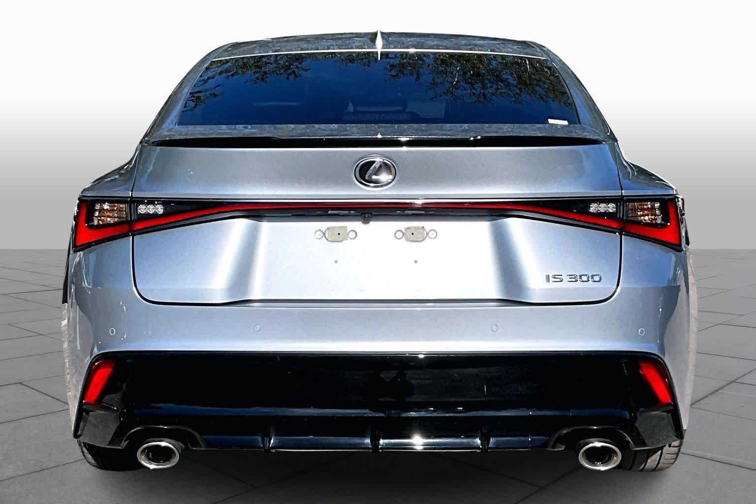 2024 Lexus IS 300 F SPORT photo 4