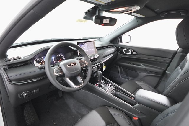 2025 Jeep Compass Latitude photo 14