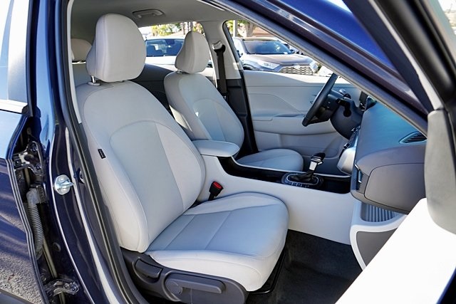 Used 2025 Blue Hyundai SEL image 11