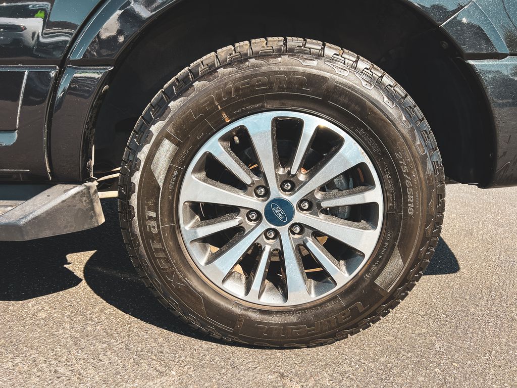 2015 Ford Expedition XLT photo 13