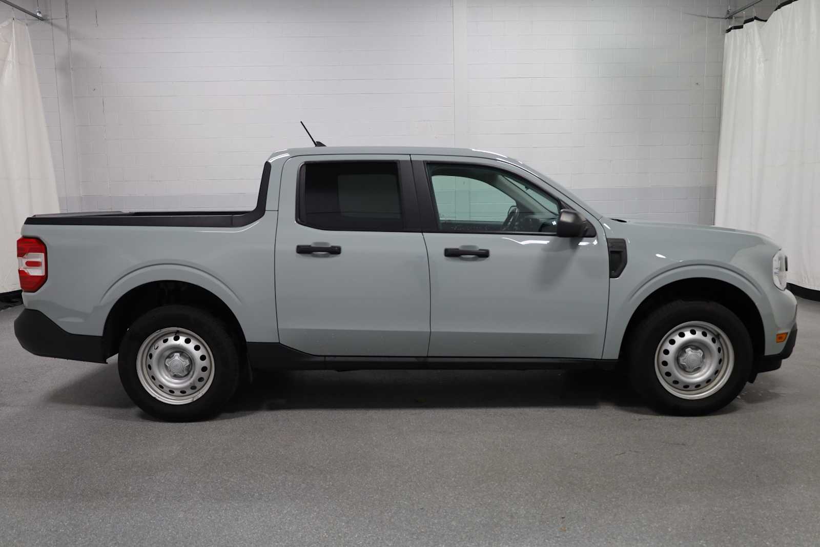 2022 Ford Maverick XL photo 9