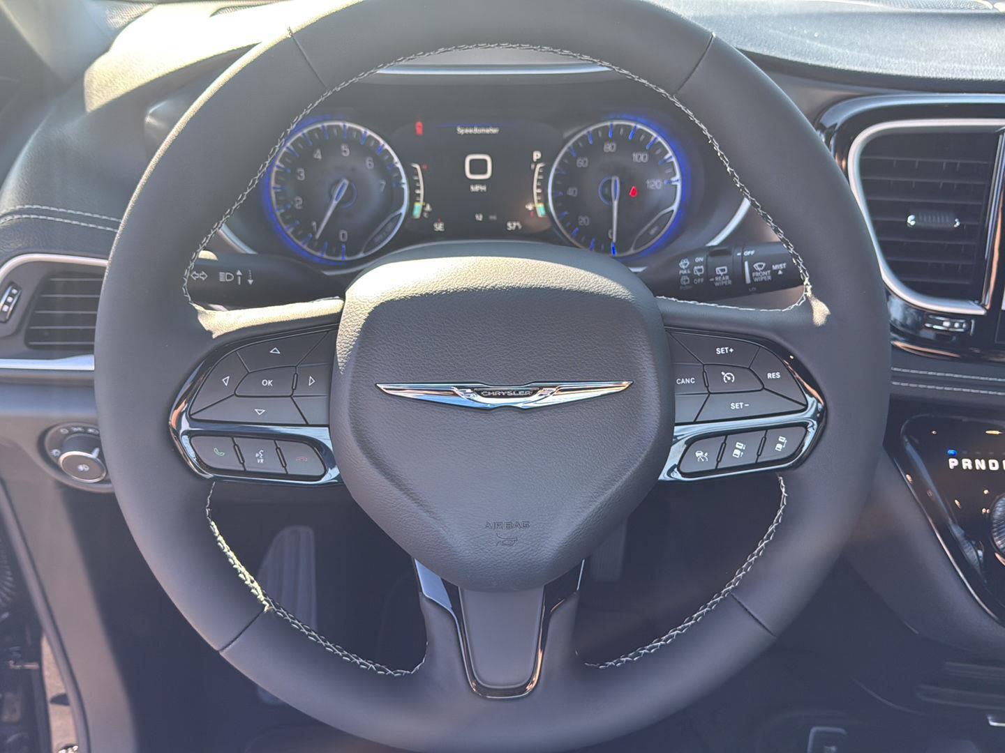 2026 Chrysler Pacifica photo 17