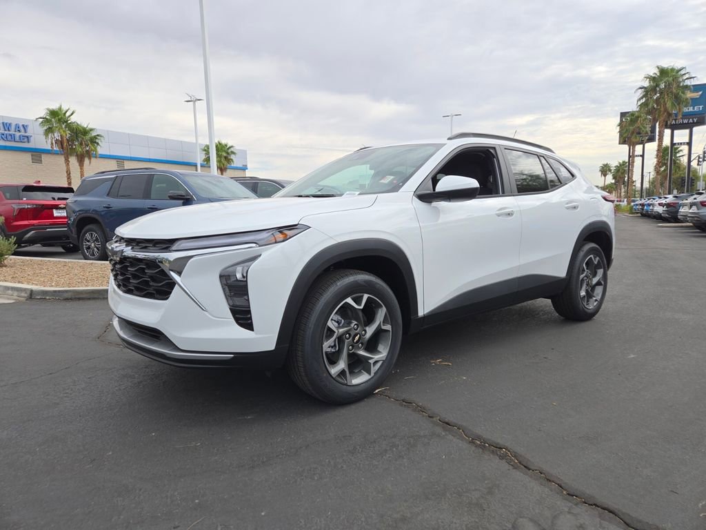 2026 Chevrolet Trax LT photo 2