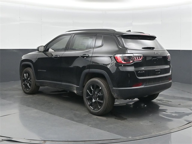 2026 Jeep Compass Latitude Altitude photo 2