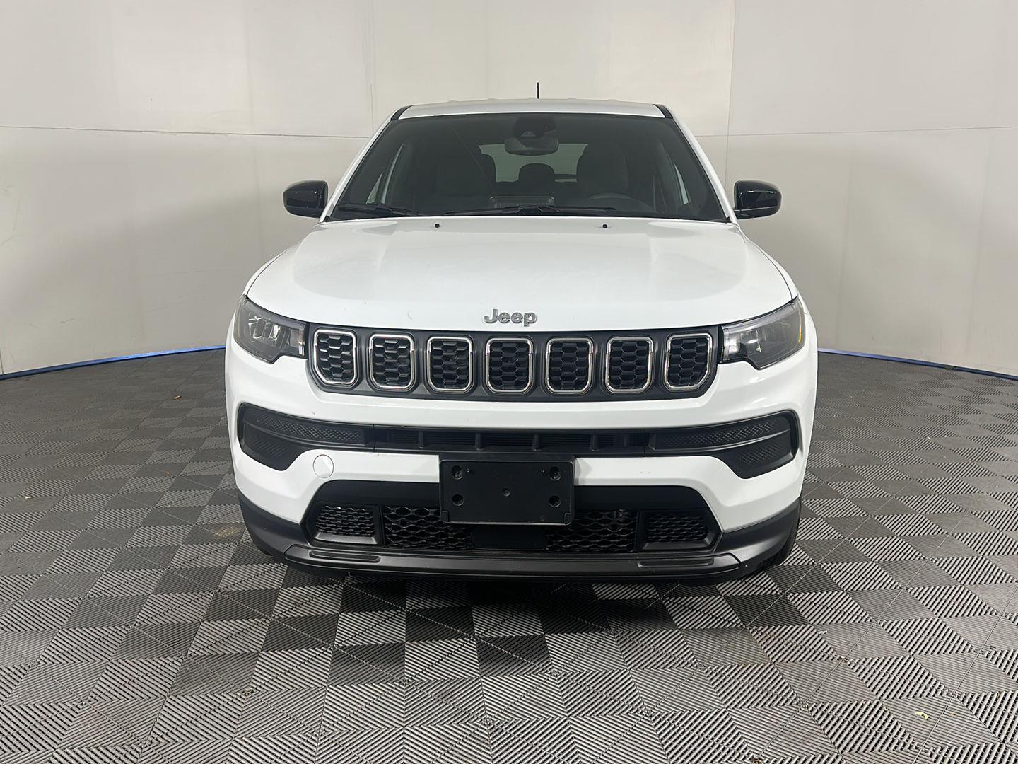 2025 Jeep Compass Sport photo 2