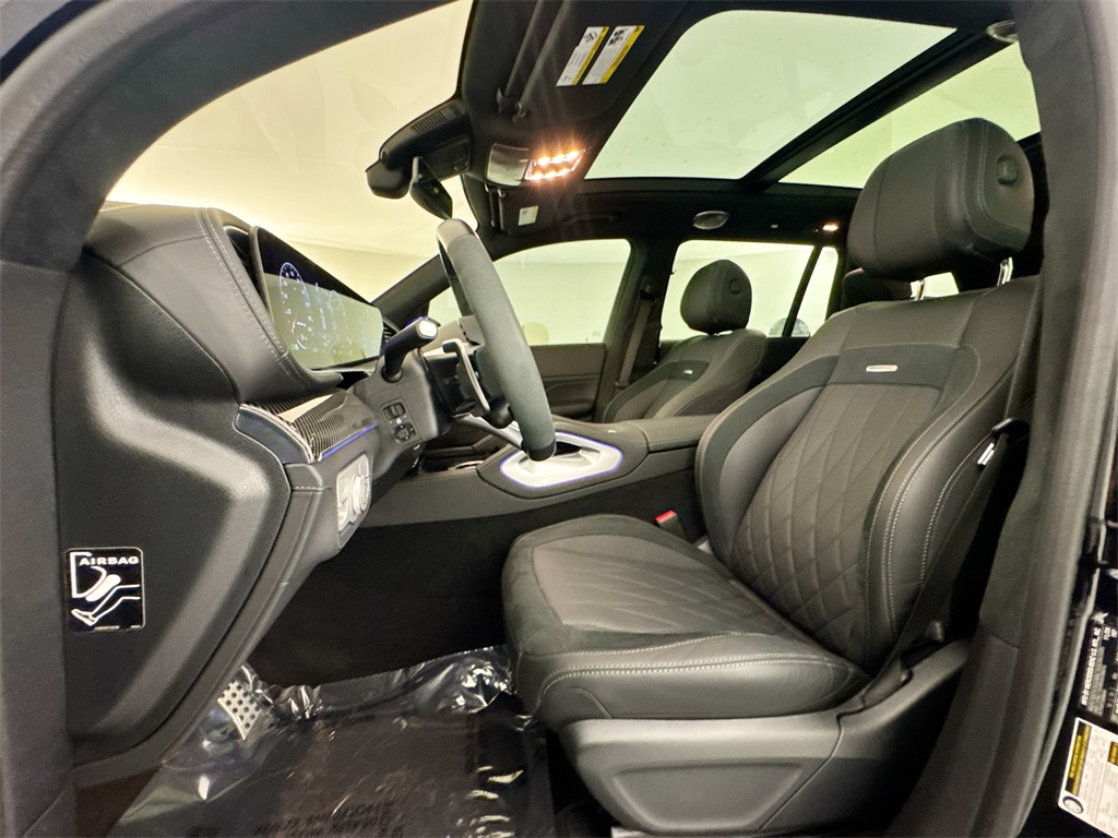 2025 Mercedes Benz GLS AMG 63 photo 18