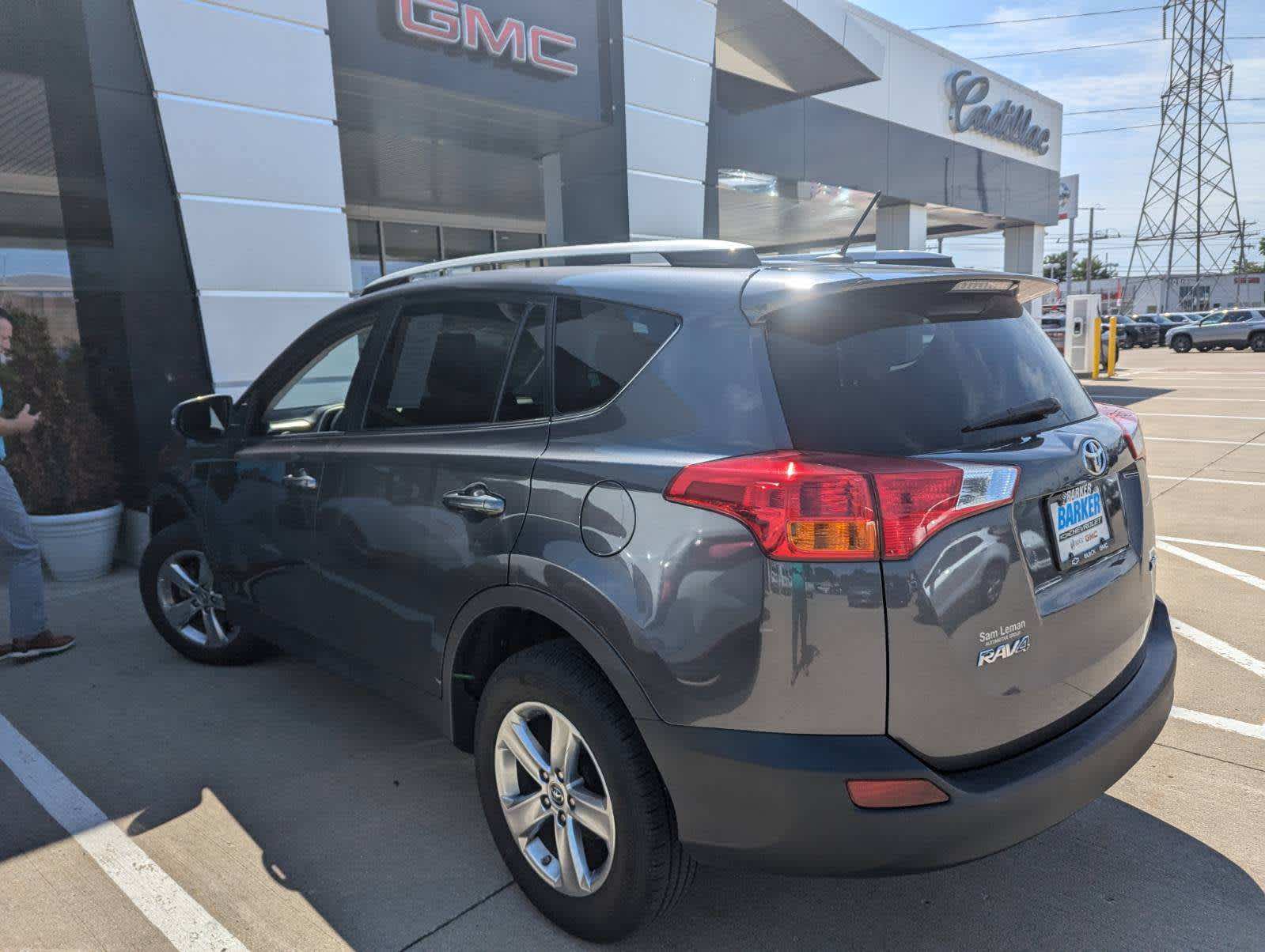 2015 Toyota RAV4 XLE photo 3