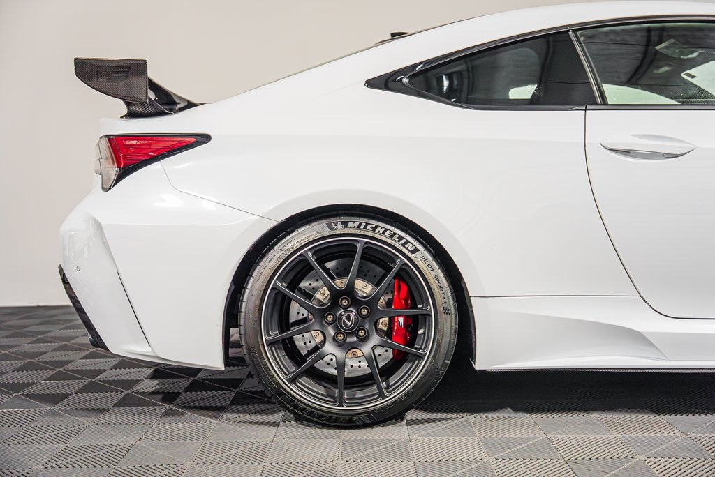 2020 Lexus RC F photo 3