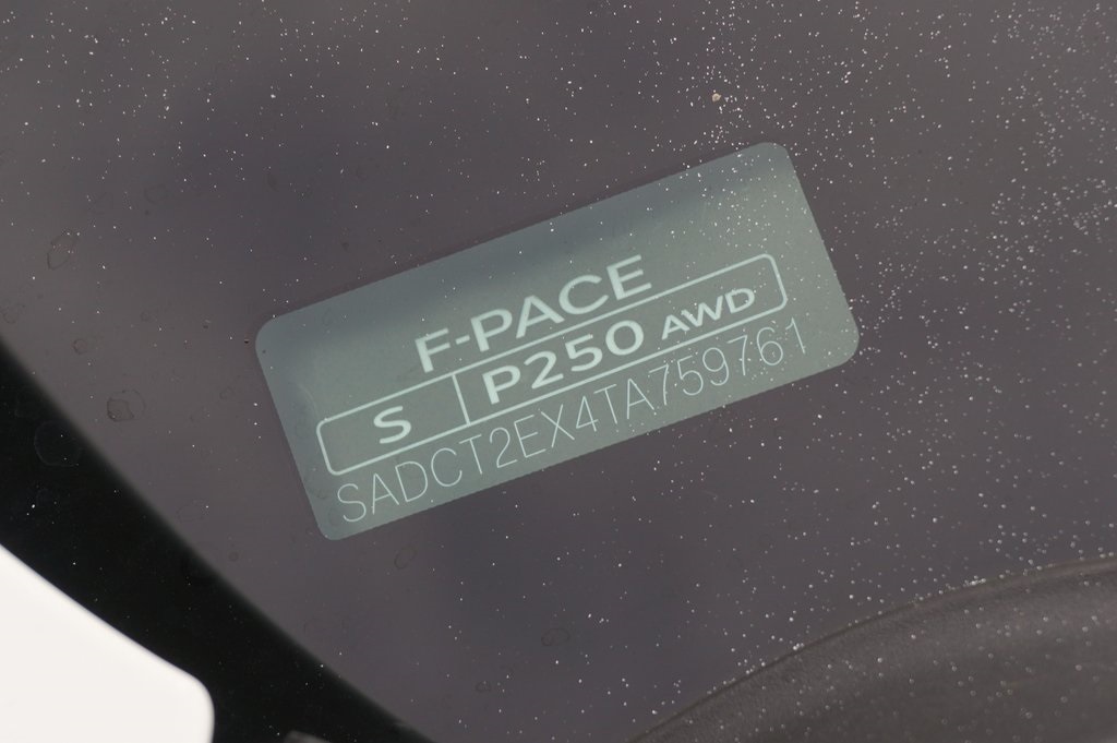 2026 JAGUAR F-PACE - Image 32