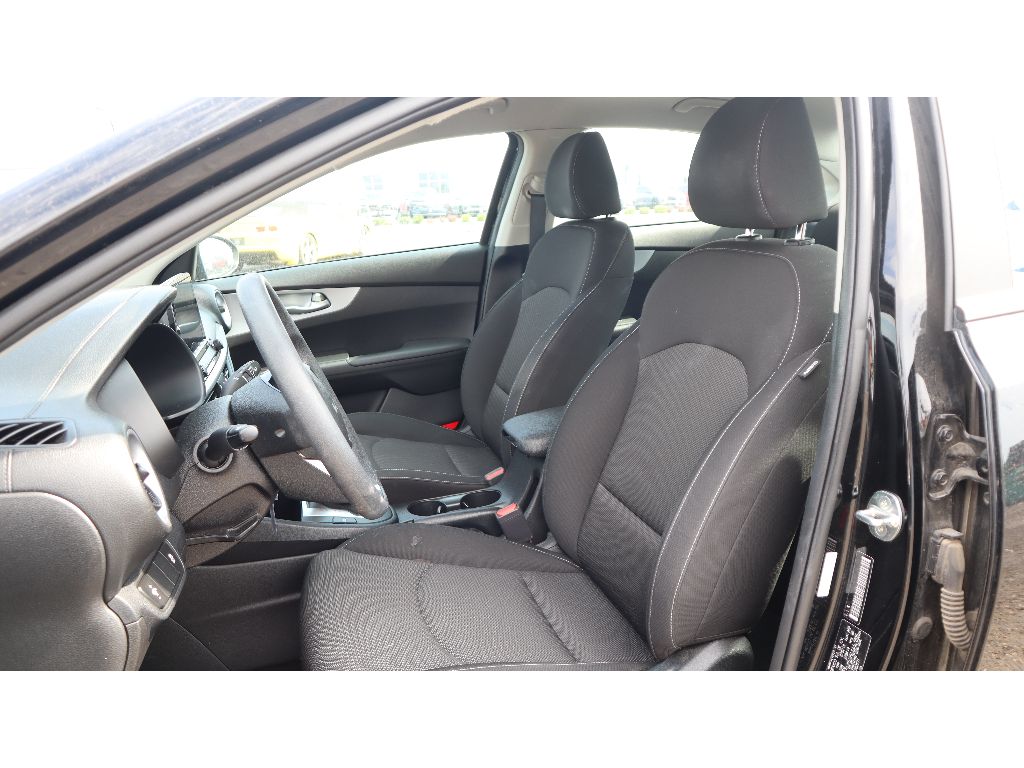 2023 Kia Forte LXS photo 11