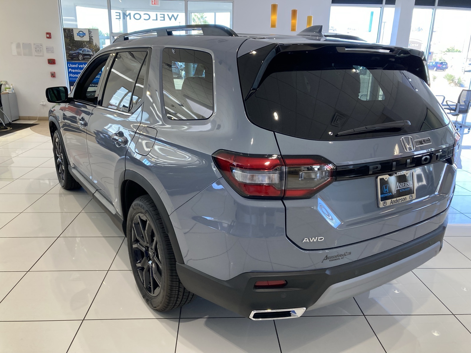 2025 Honda Pilot Touring photo 2