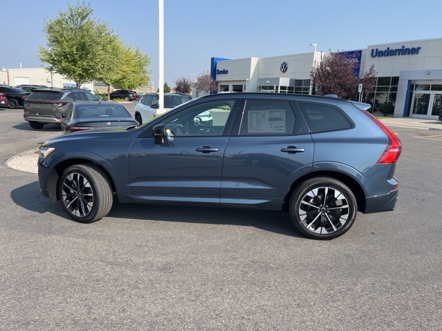 2026 Volvo XC60 B5 Plus photo 2