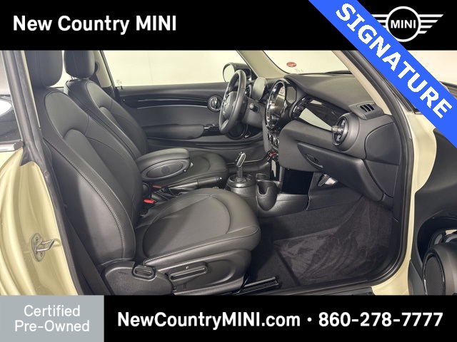 2023 Mini Cooper Signature photo 16