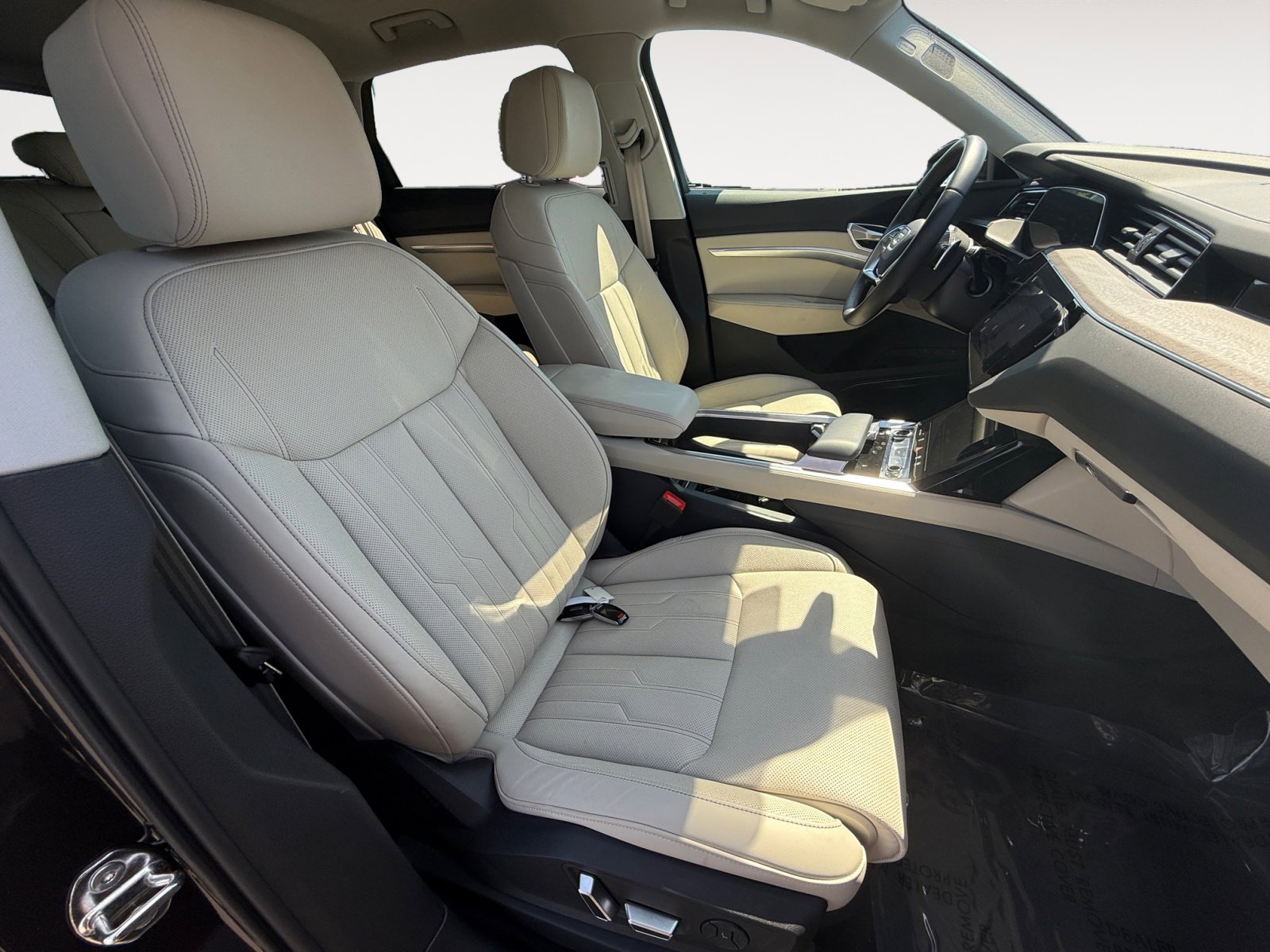 2024 Audi Q8 E-tron Prestige photo 16