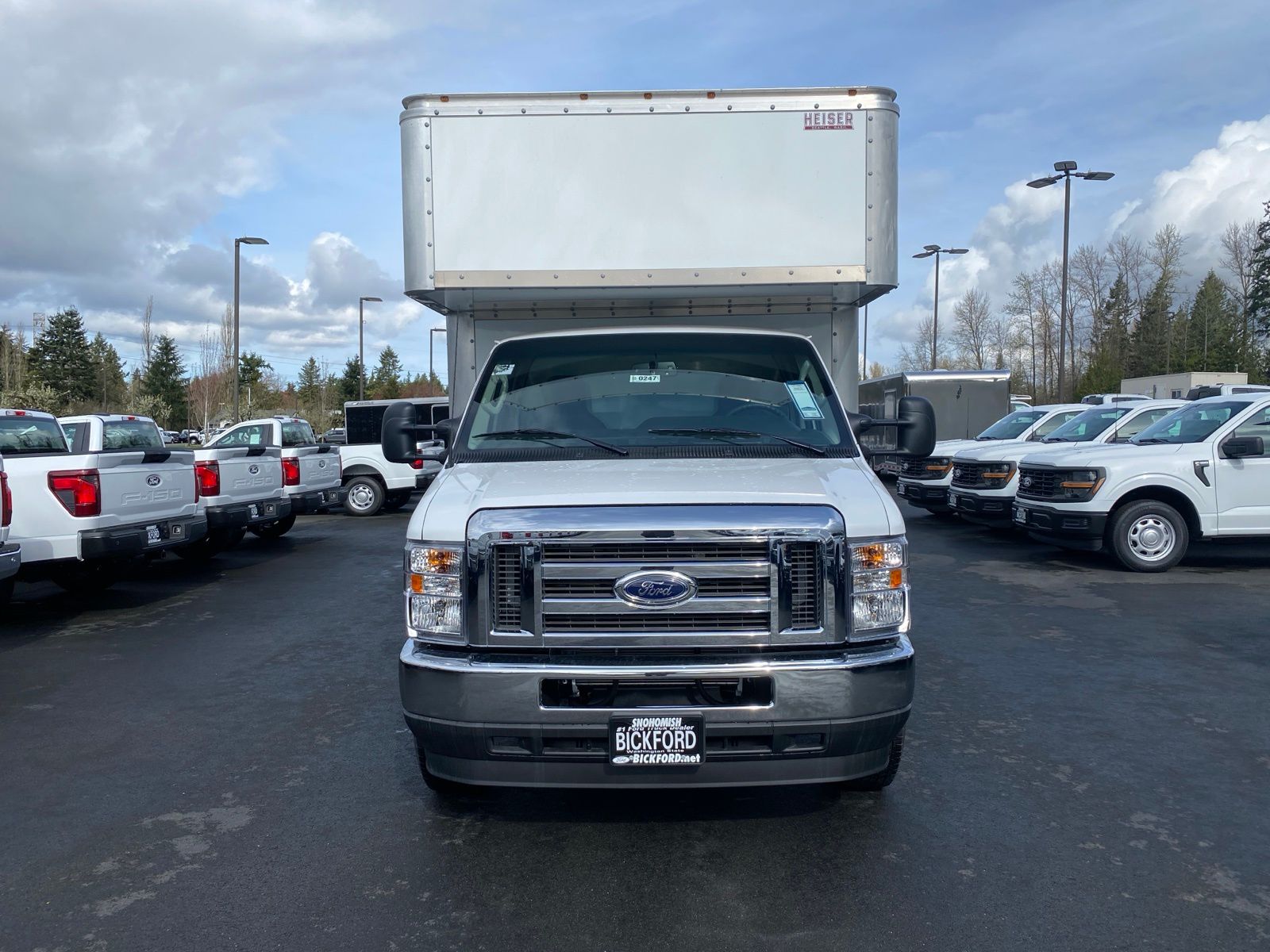 2025 Ford E-450 photo 2