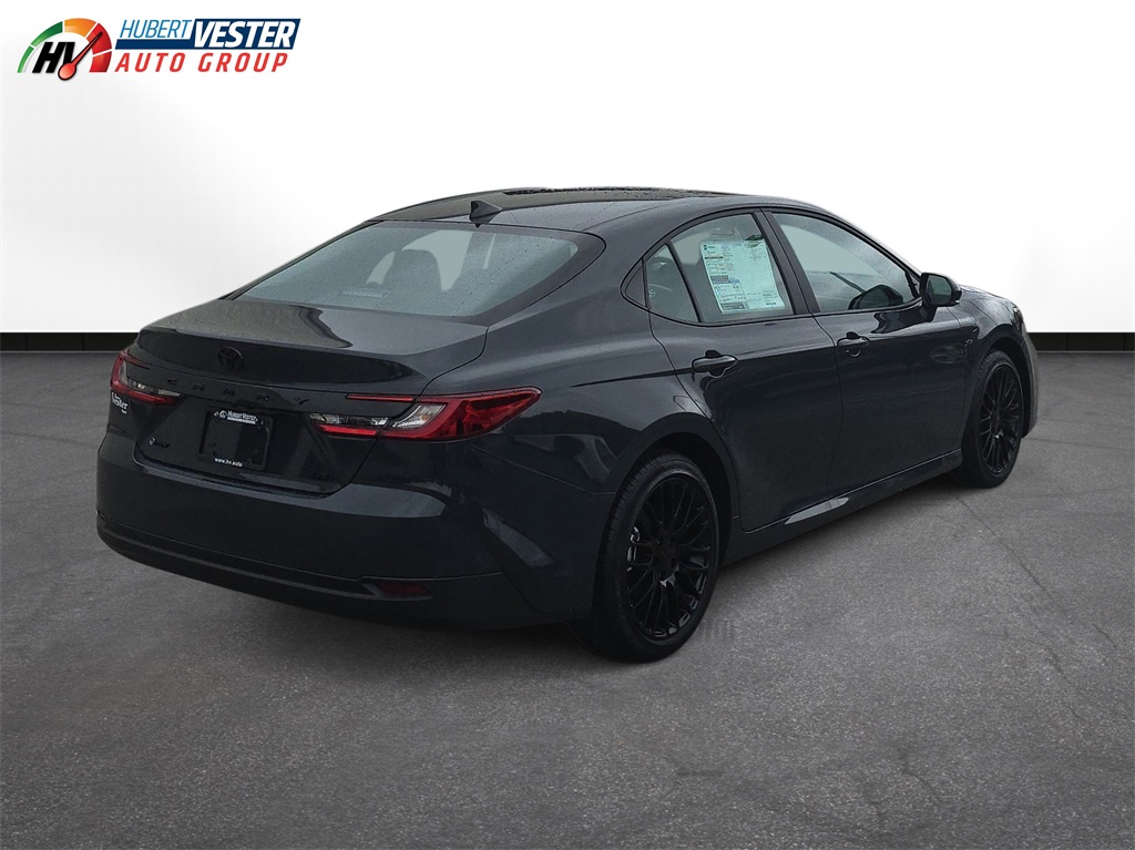 2025 Toyota Camry LE photo 6