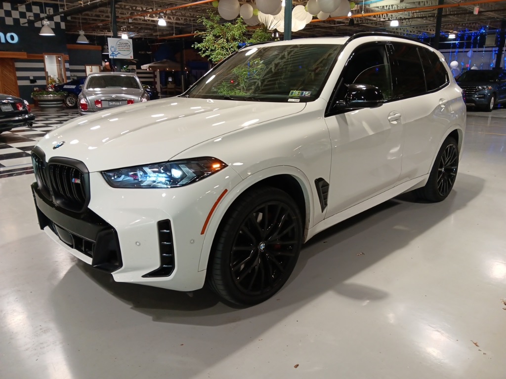 2025 BMW X5 M60i's photo