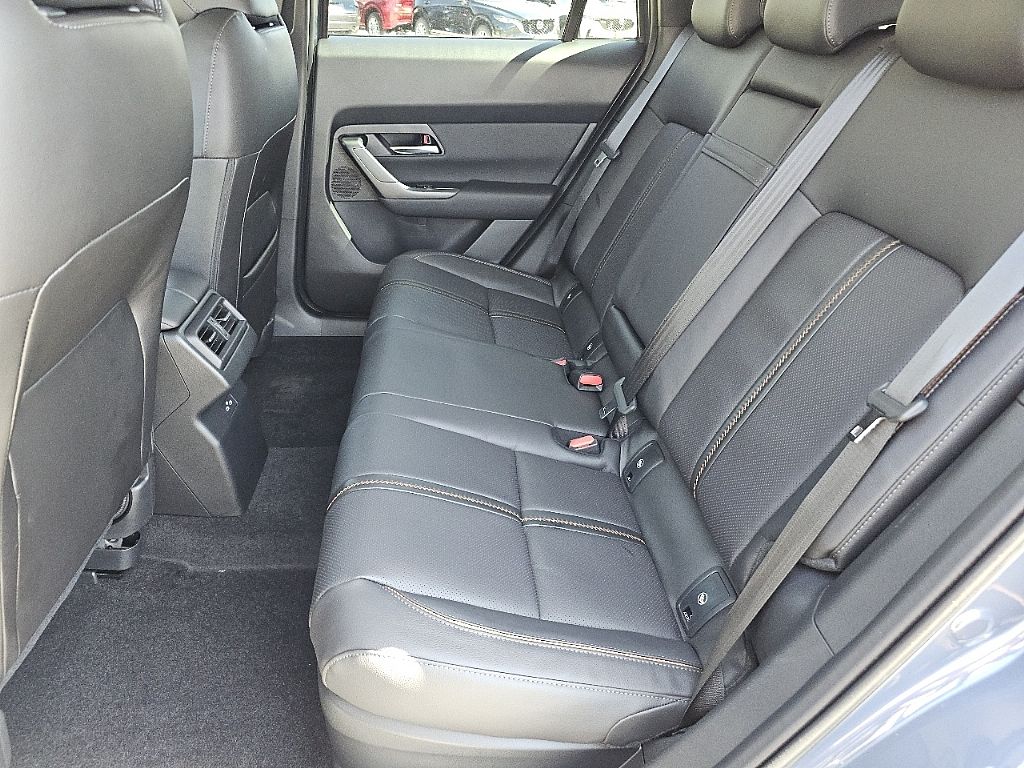 2025 Mazda CX-50 Premium Plus photo 11