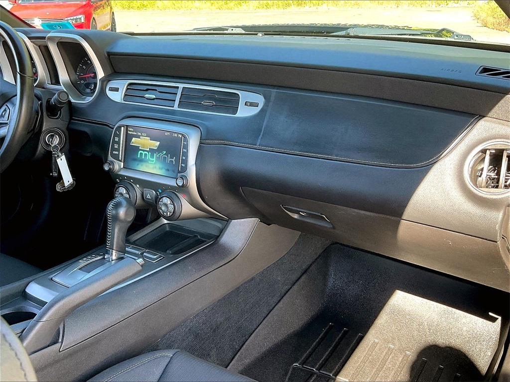 2013 Chevrolet Camaro 1LT photo 13