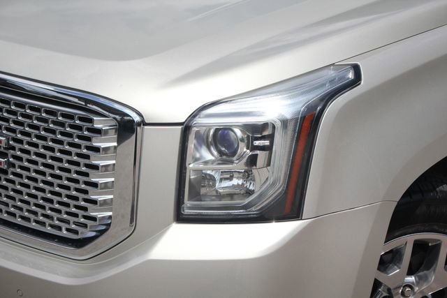 2016 Gmc Yukon SLT photo 2